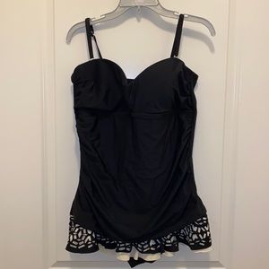 AQUA GREEN BLACK AND WHITE BATHING SUIT DRESS SIZE XL
